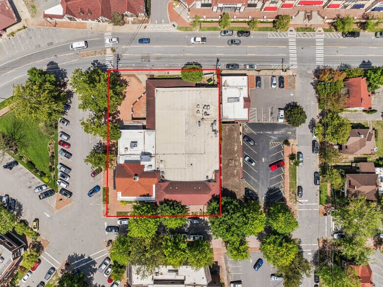 More Photos Of 10 Biltmore Plz, Asheville Restaurant For Lease