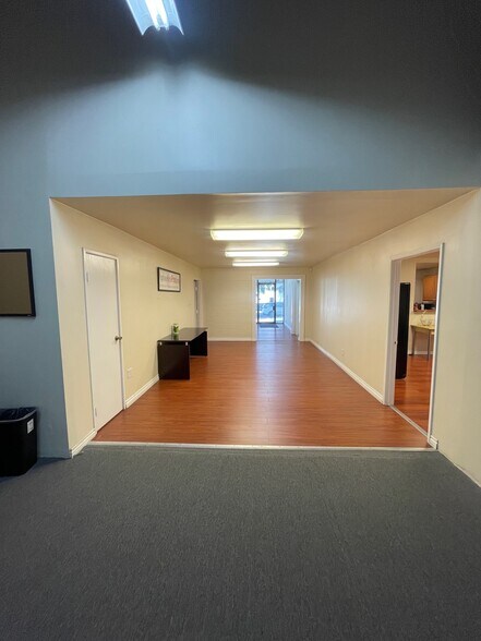More Photos Of 19410-19420 Business Center Dr, Northridge Warehouse For Lease