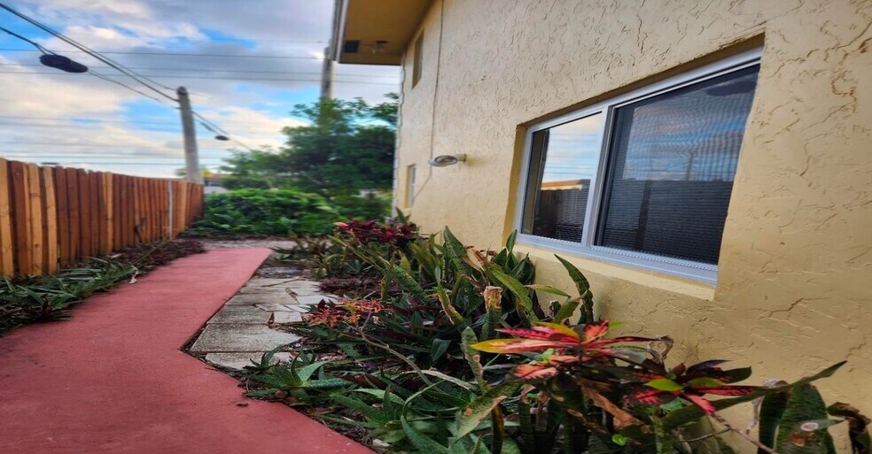 More Photos Of 1420 SE 4th Ave, Pompano Beach Apartments For Sale