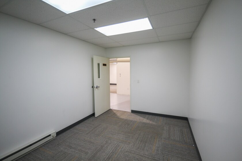 More Photos Of 1020 S Garfield Ave, Loveland Warehouse For Sale