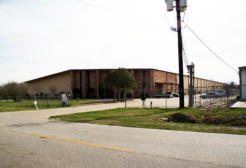 More Photos Of 3702 Knapp Rd, Pearland Warehouse For Sale
