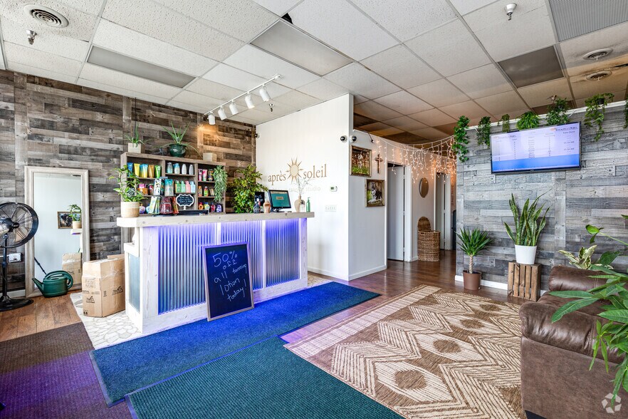 More Photos Of 1605 1st St S, Willmar Storefront For Lease