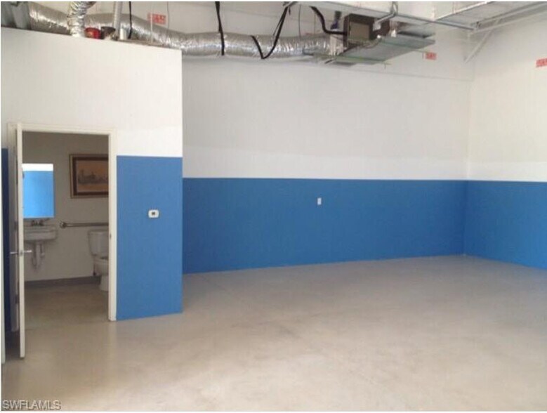 More Photos Of 3888 Mannix Dr, Naples Light Manufacturing For Lease