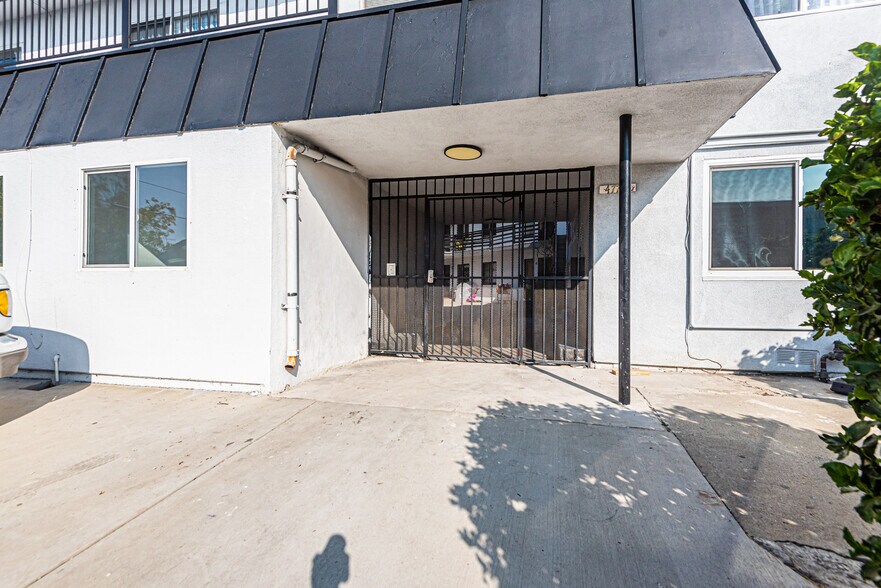 More Photos Of 4771 Marathon St, Los Angeles Apartments For Sale