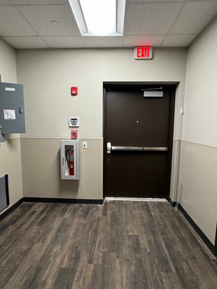 More Photos Of 2521 Walden Ave, Cheektowaga Storefront Retail Office For Lease