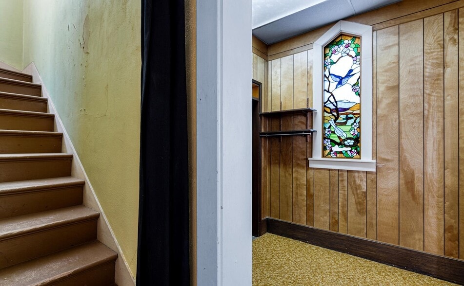 More Photos Of 720 Franklin Rd, Tieton Religious Facility For Sale