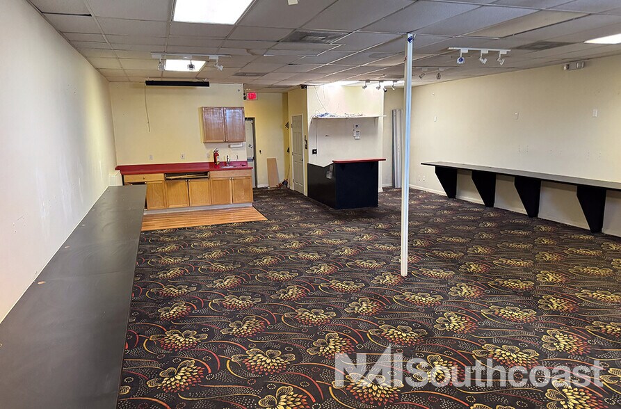 More Photos Of 10999-11037 S Ocean Dr, Jensen Beach General Retail For Lease