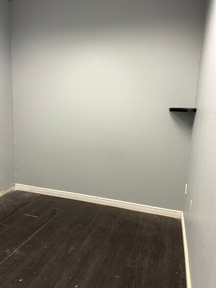 More Photos Of 10158 Niagara Falls Blvd, Niagara Falls General Retail For Lease