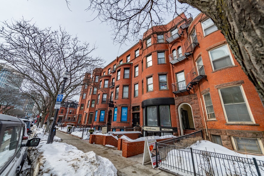 More Photos Of 297 Newbury St, Boston Storefront Retail Office For Lease
