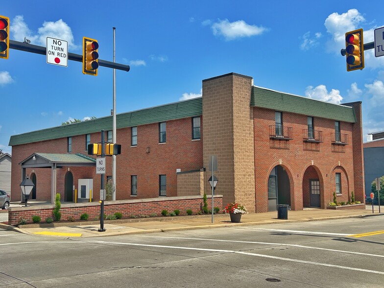 Primary Photo Of 632 W Main St, Mount Pleasant Bank For Lease