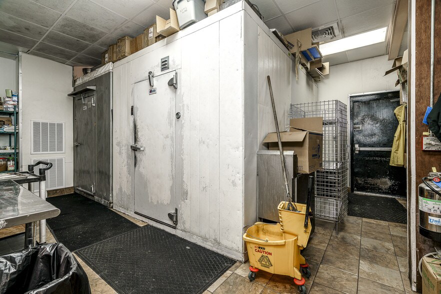 More Photos Of 100 E Fort Macon Rd, Atlantic Beach Restaurant For Sale