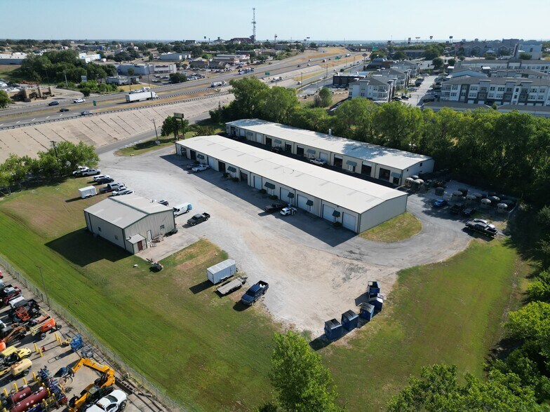 More Photos Of 221 W Interstate 20, Weatherford Warehouse For Lease
