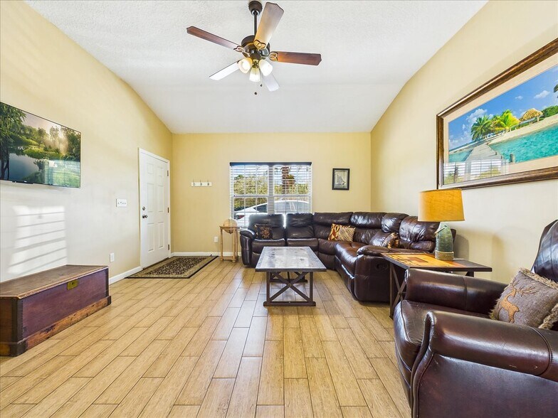 More Photos Of 100 Pilothouse Ct, Palatka Multifamily For Sale