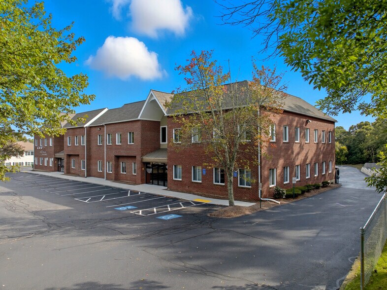 More Photos Of 118 Long Pond Rd, Plymouth Medical For Lease