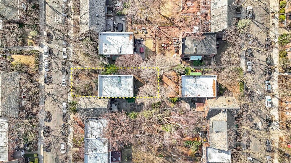 More Photos Of 3930 45th St, Sunnyside Apartments For Sale