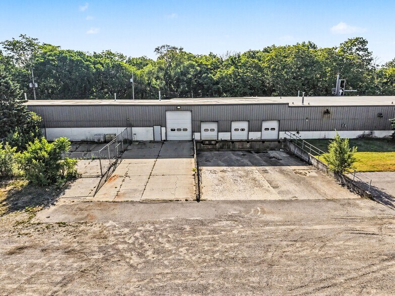 More Photos Of 2505 Thornwood St SW, Wyoming Manufacturing For Sale