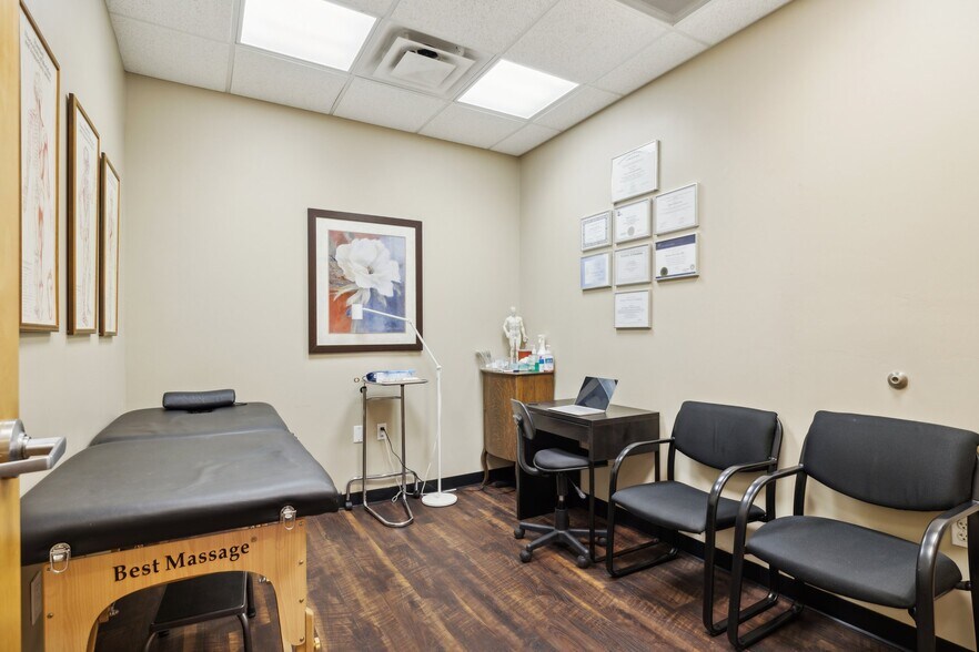 More Photos Of 11111 N Scottsdale Rd, Scottsdale Office For Sale