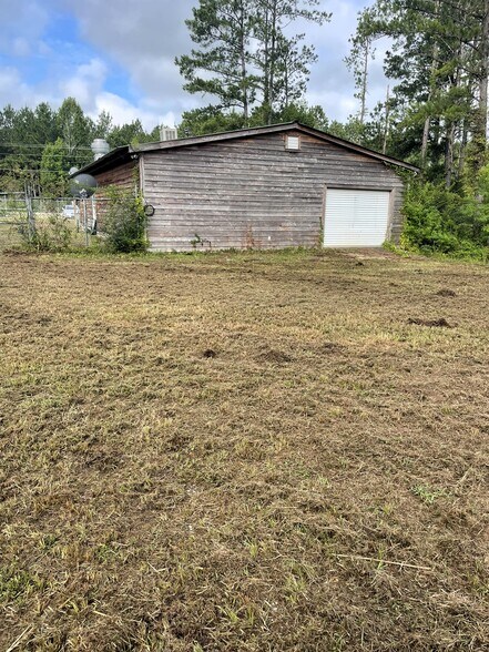 More Photos Of 2994 CR-4, Fitzpatrick Service Station For Sale