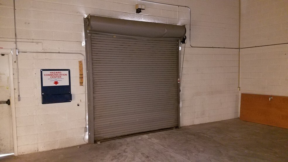 More Photos Of 2101-2121 W Alice Ave, Phoenix Research And Development For Lease