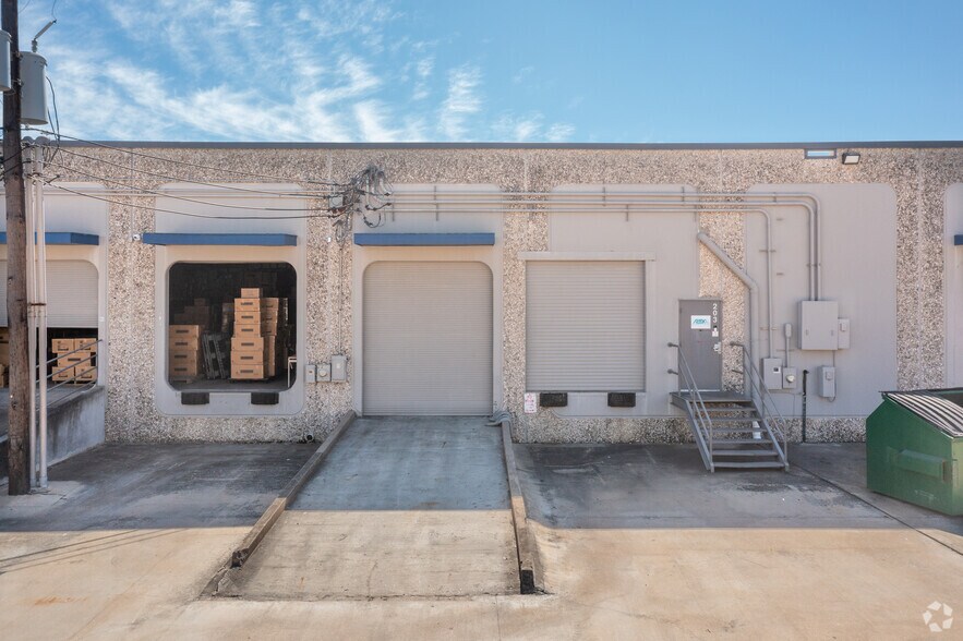 More Photos Of 16820 Barker Springs Rd, Houston Unknown For Lease