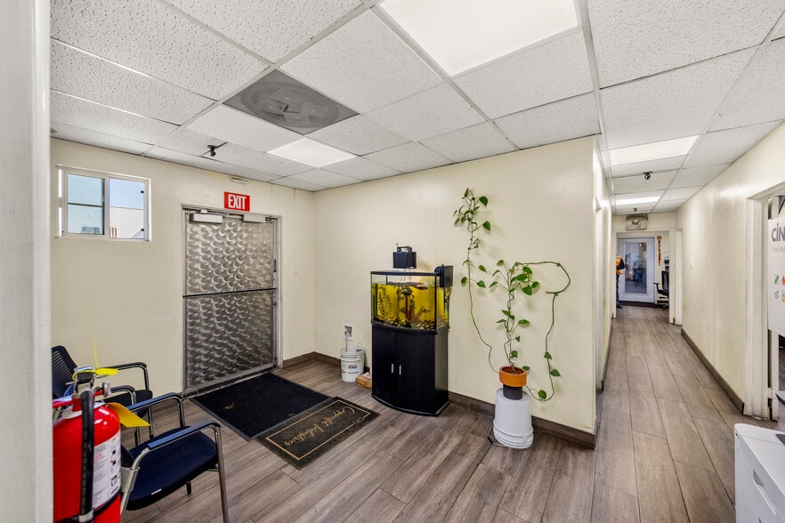 More Photos Of 1260-1280 E 9th St, Pomona Manufacturing For Sale