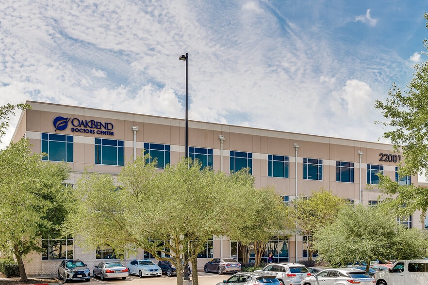 More Photos Of 22001 Southwest Freeway, Richmond Medical For Lease