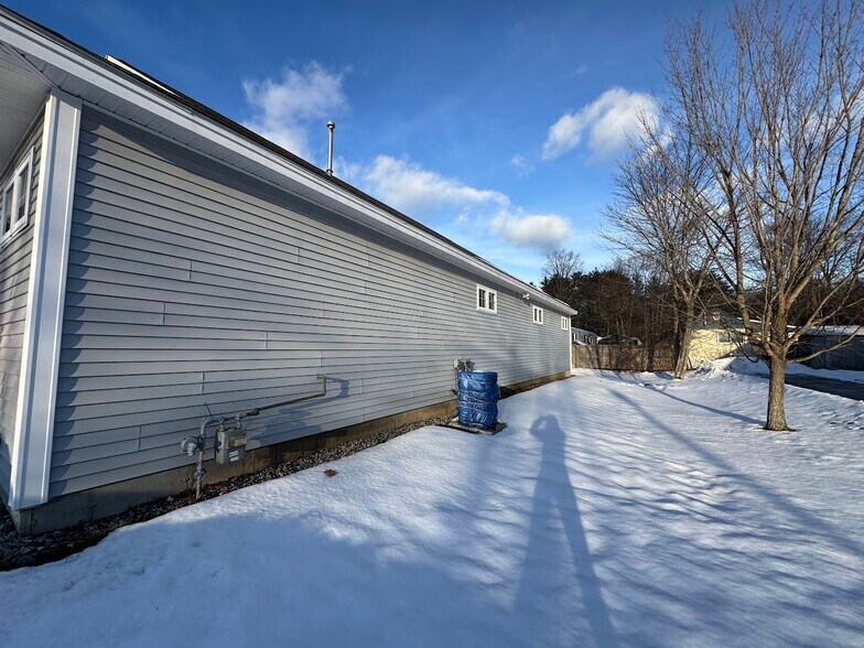 More Photos Of 78 Fisherville Rd, Concord Flex For Sale