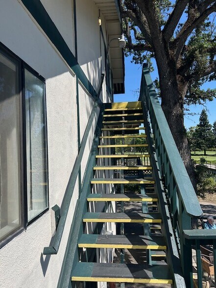 More Photos Of 14 Saint Andrews Rd, Valley Springs Hotel For Sale