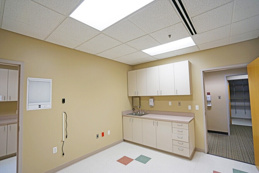 More Photos Of 1005 W Walnut St, Yakima Medical For Lease