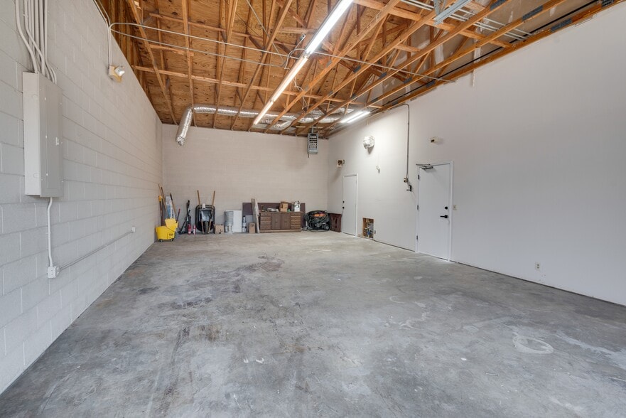 More Photos Of 2703 Grandview Ave, Nashville Office For Sale