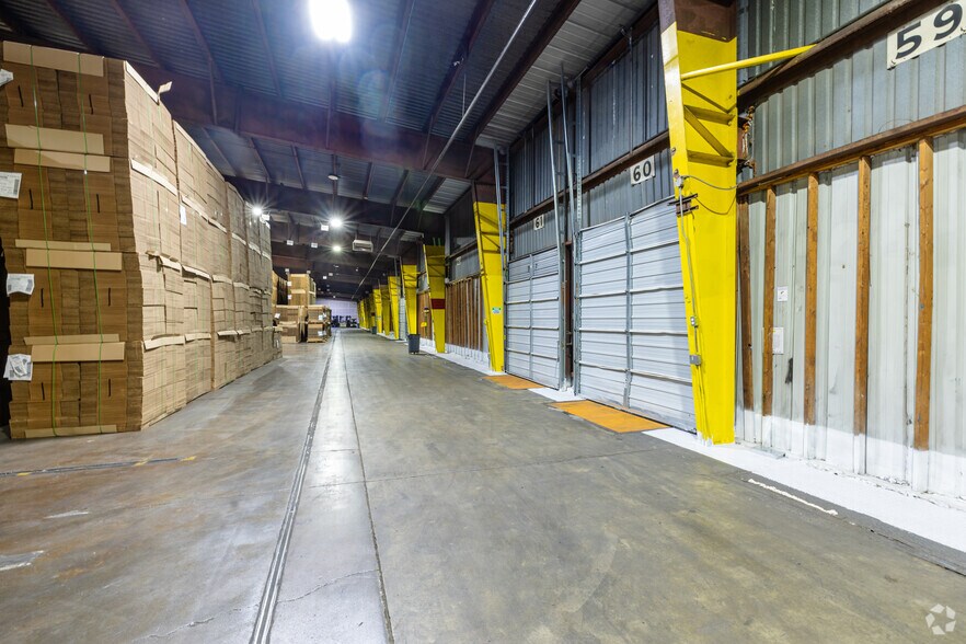 More Photos Of 4300 Church Rd, Centreville Truck Terminal For Lease