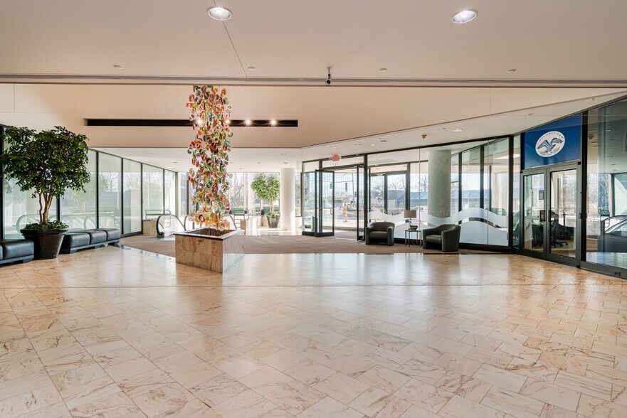 More Photos Of 433 N Summit St, Toledo Business Park For Lease