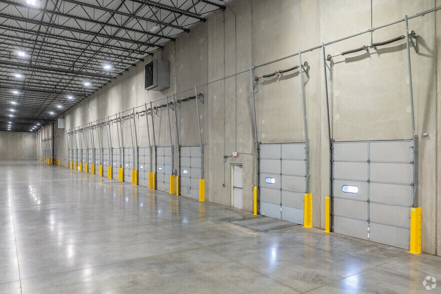 More Photos Of 1 S Shearer Dr, Carlisle Warehouse For Lease