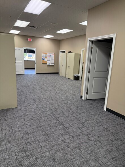 More Photos Of 1600 W Main St, Troy Storefront Retail Office For Lease