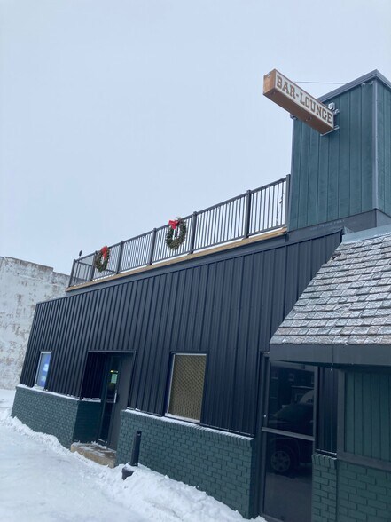 More Photos Of 220 Towner Ave, Larimore Flex For Sale