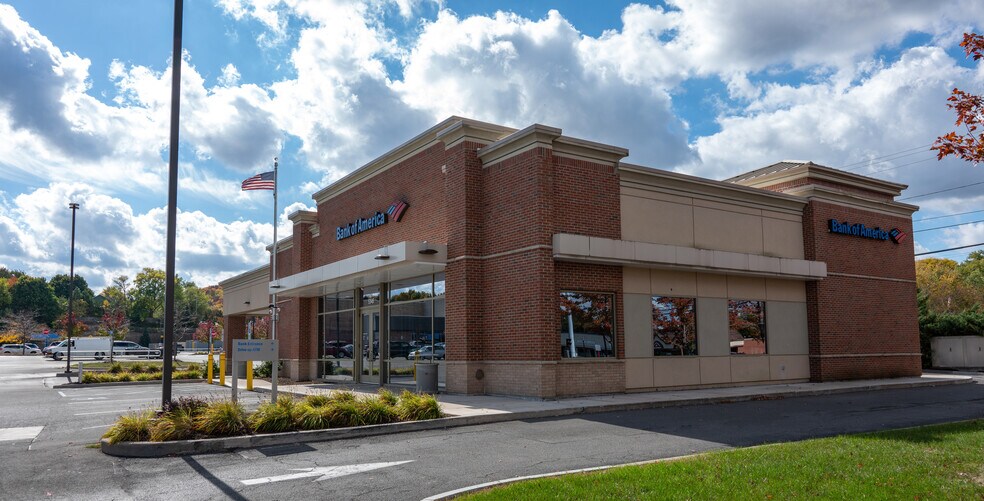 More Photos Of 5301-5399 Genesee Rd, Camillus Unknown For Lease