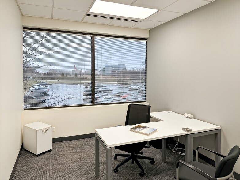 More Photos Of 2525 Cabot Dr, Lisle Coworking Space