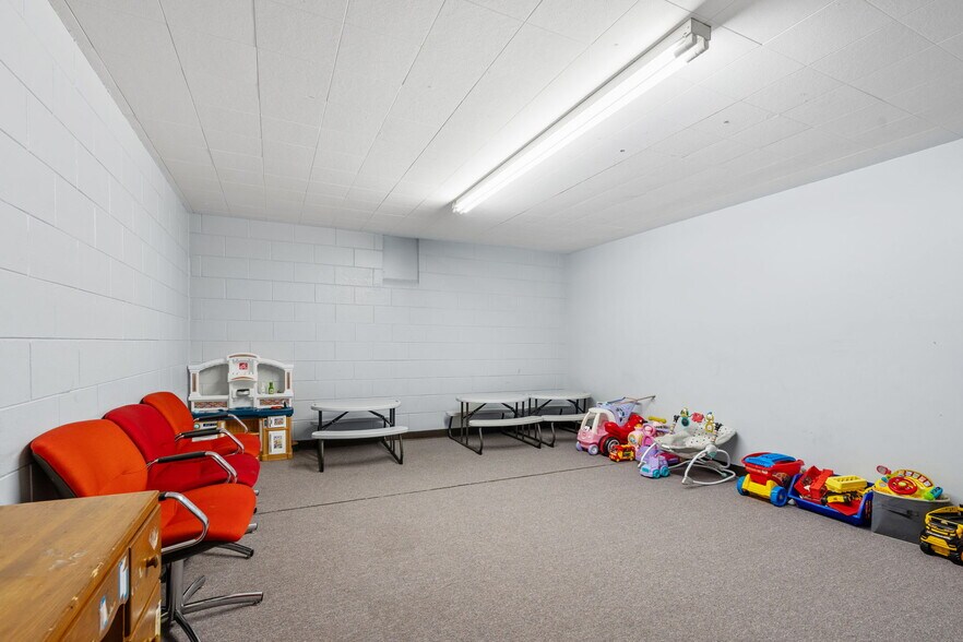 More Photos Of 6206 Lilac Dr N, Brooklyn Center Religious Facility For Sale