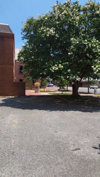 More Photos Of 7 W Queens Way, Hampton Medical For Sale