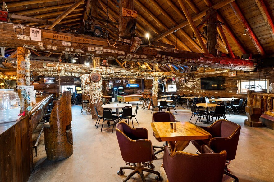 More Photos Of 7000 Graves Creek Rd, Lolo Bar For Sale