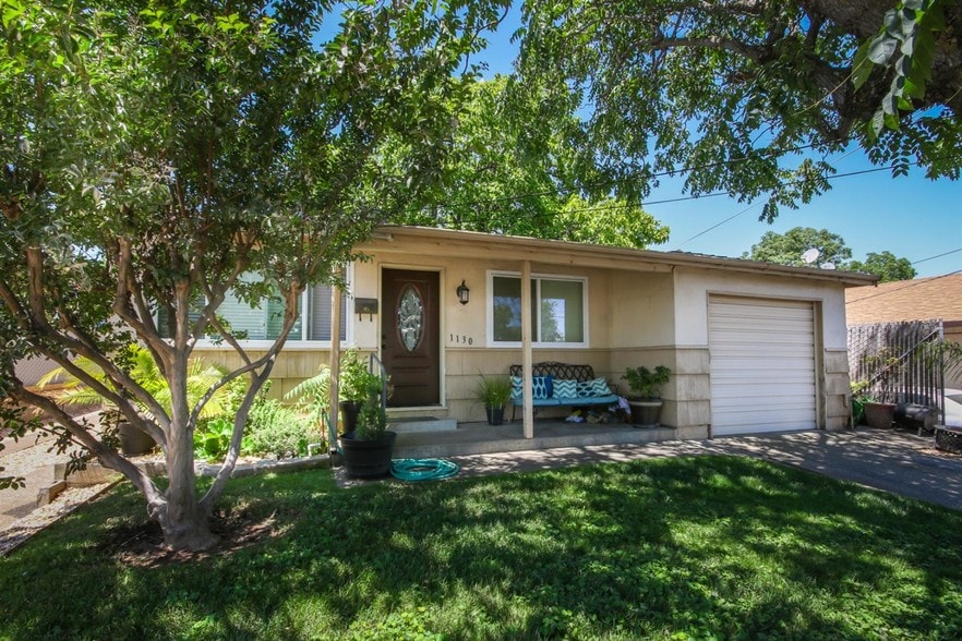 Primary Photo Of 1130 Circuit Dr, Roseville Apartments For Sale