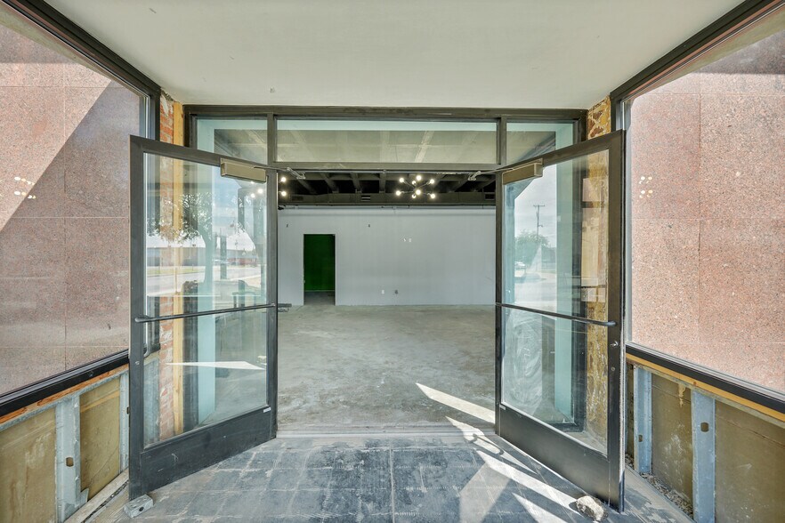 More Photos Of 201 E Illinois Ave, Midland Office For Sale