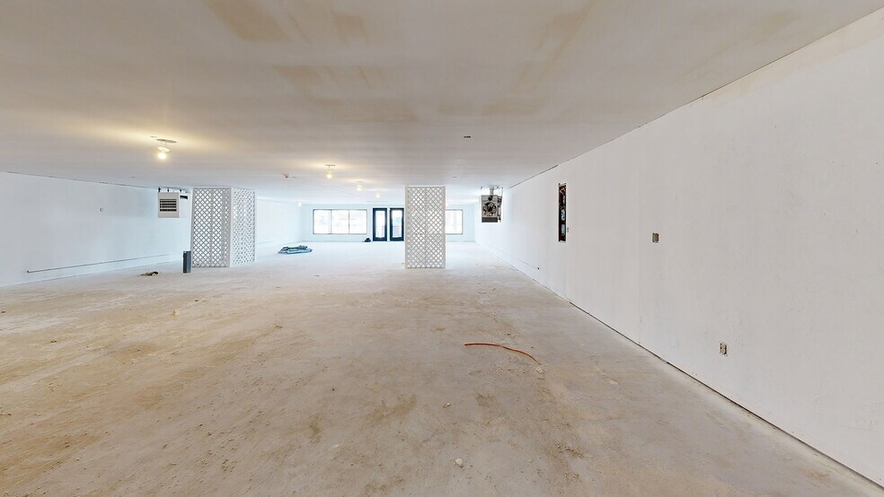 More Photos Of 10018 N State Road 1, Ossian Storefront For Lease