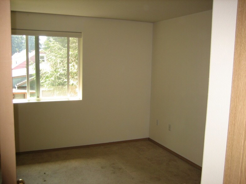 More Photos Of 3548 SE 119th St, Portland Apartments For Sale