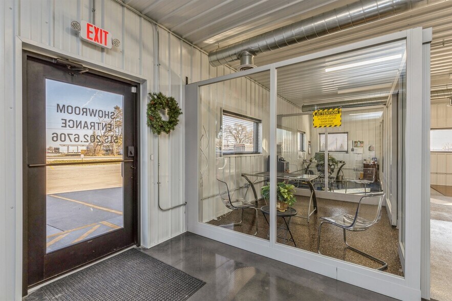 More Photos Of 33083 Ute Ave, Waukee Flex For Sale