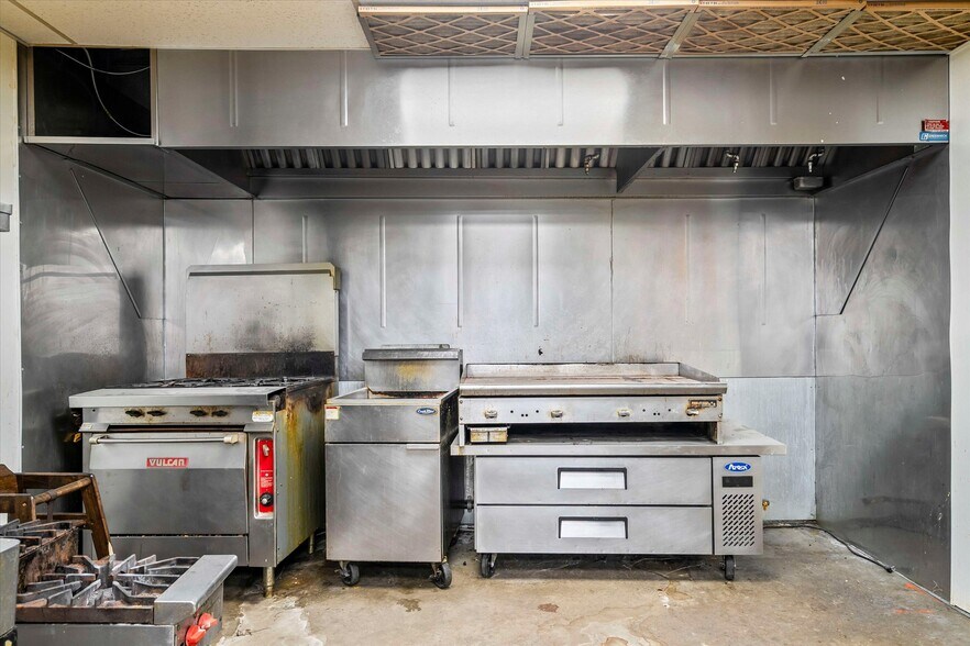 More Photos Of 205 Maple St, Overbrook Mixed Retail For Sale