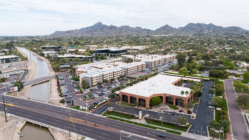 More Photos Of 4040 E Camelback Rd, Phoenix Office For Lease