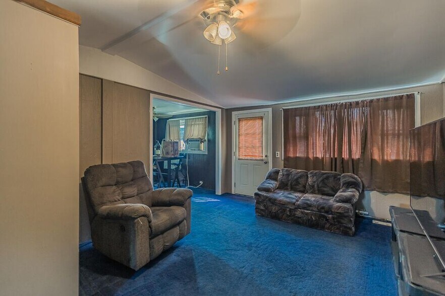 More Photos Of 1 William St, Hagaman Restaurant For Sale