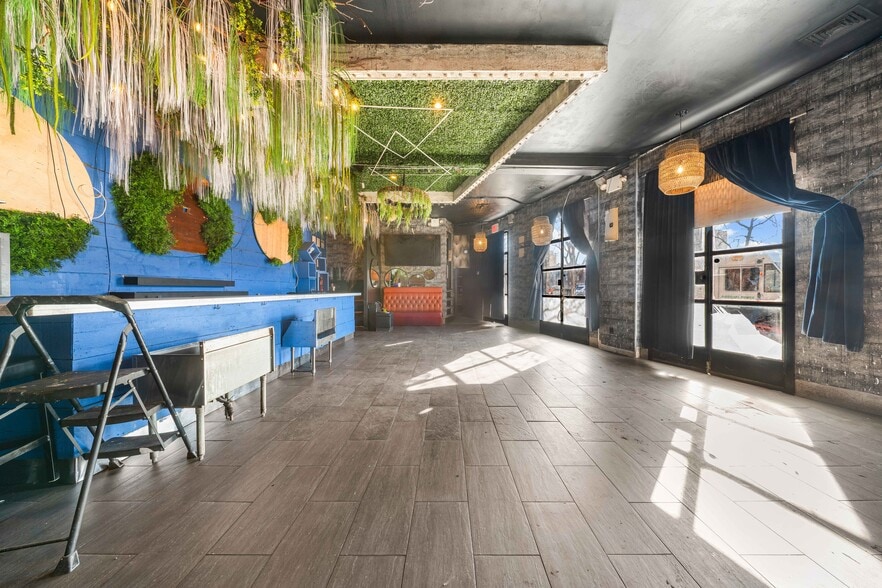 More Photos Of 33-29 Astoria Blvd N, Astoria Apartments For Lease