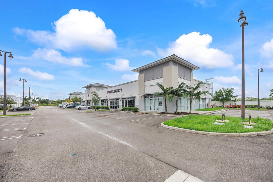 More Photos Of 1400-1420 NE 8th St, Homestead Storefront For Lease